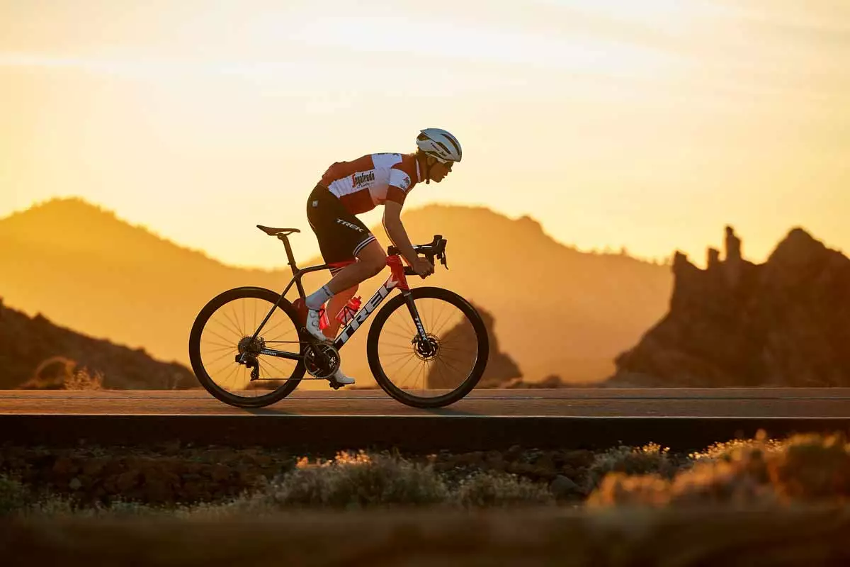 Prima pagina 11 Prima pagina -Vendite Caschi 16