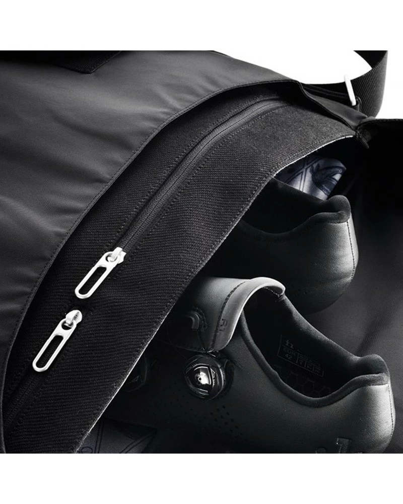 Brooks Strand Shoulder Bag Borsa A Tracolla Ciclismo 15 Litri Impermeabile, Black 8 Brooks Strand Shoulder Bag Borsa A Tracolla Ciclismo 15 Litri Impermeabile, Black - immagine 6