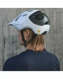 Poc Axion Race MIPS Casco MTB, Hydrogen White/Uranium Black Matt 13 Poc Axion Race MIPS Casco MTB, Hydrogen White/Uranium Black Matt -Vendite Caschi poc axion race mips casco mtb hydrogen white uranium black matt 5